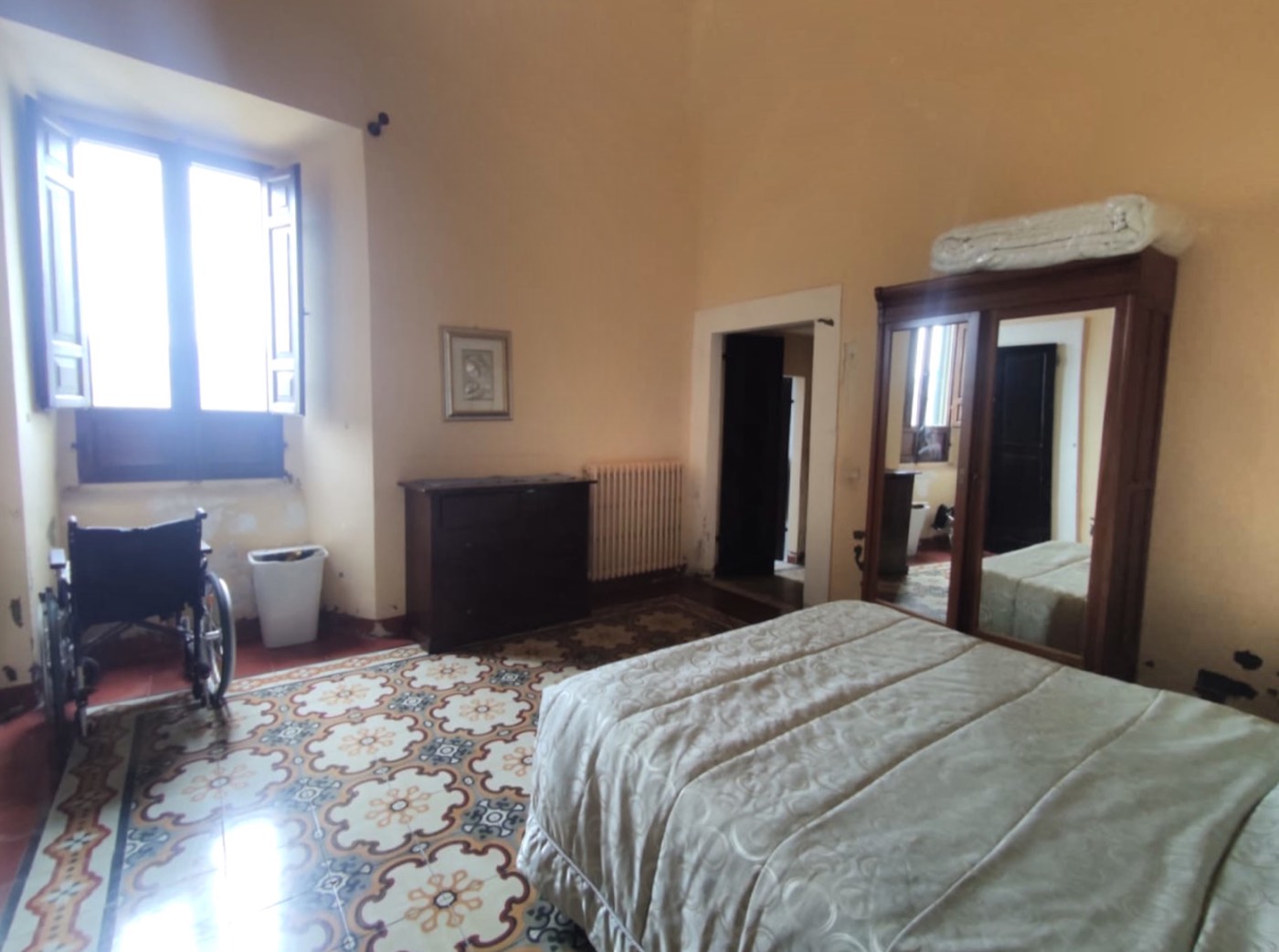 Antique Noble Palace With Panoramic Terrace property photograph