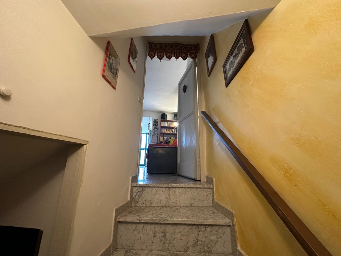 Charming Apartment in an Independent Building property photograph