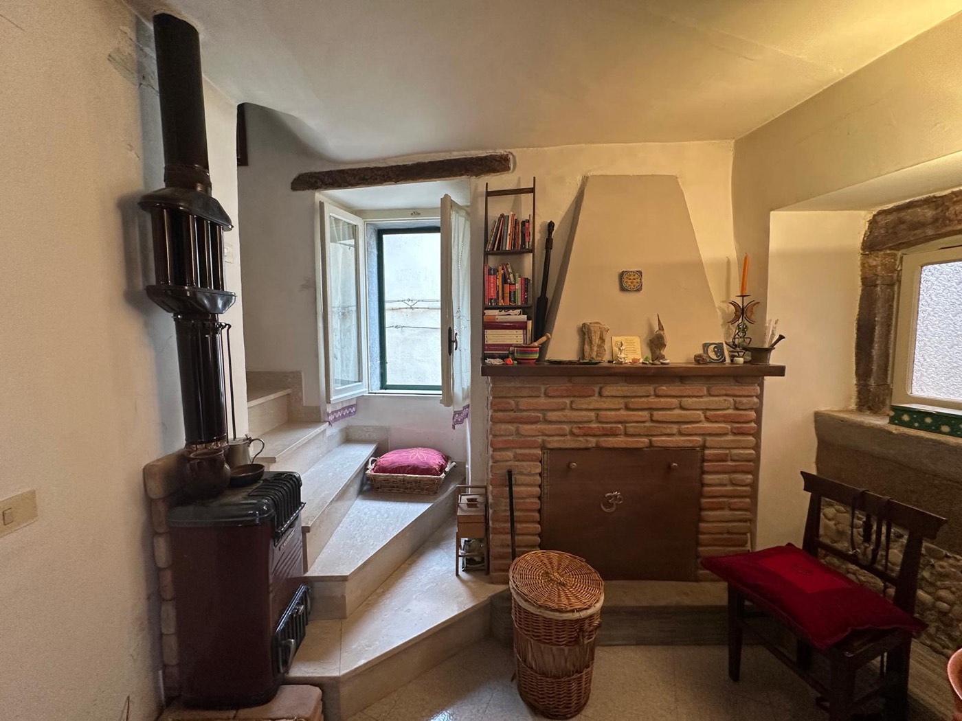 Charming Apartment in an Independent Building property photograph