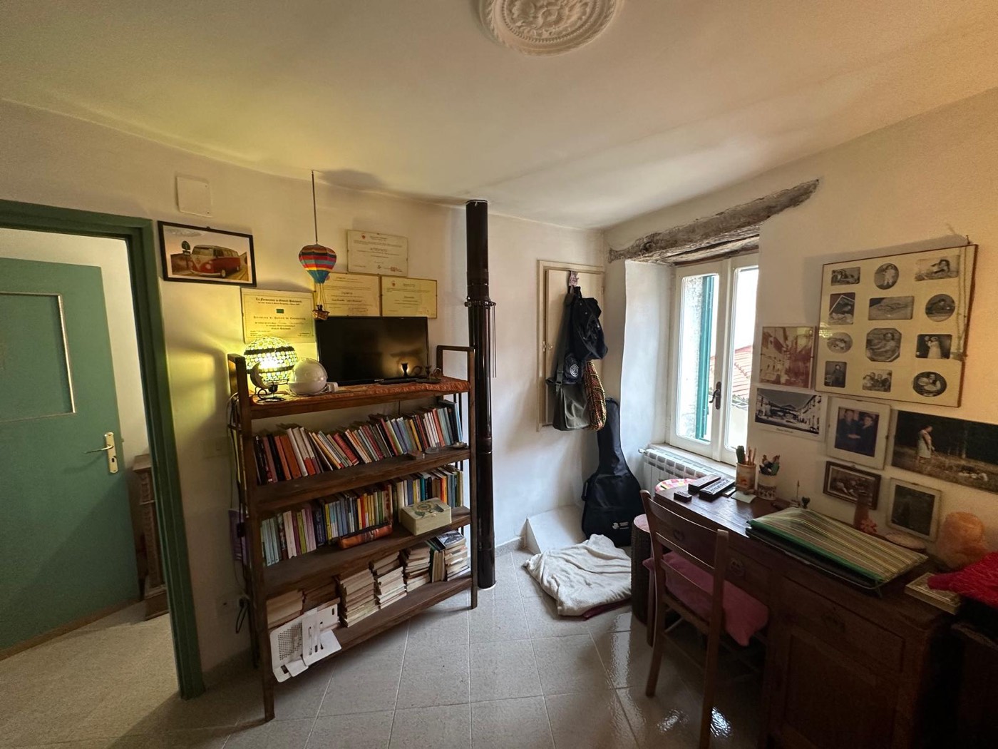 Charming Apartment in an Independent Building property photograph