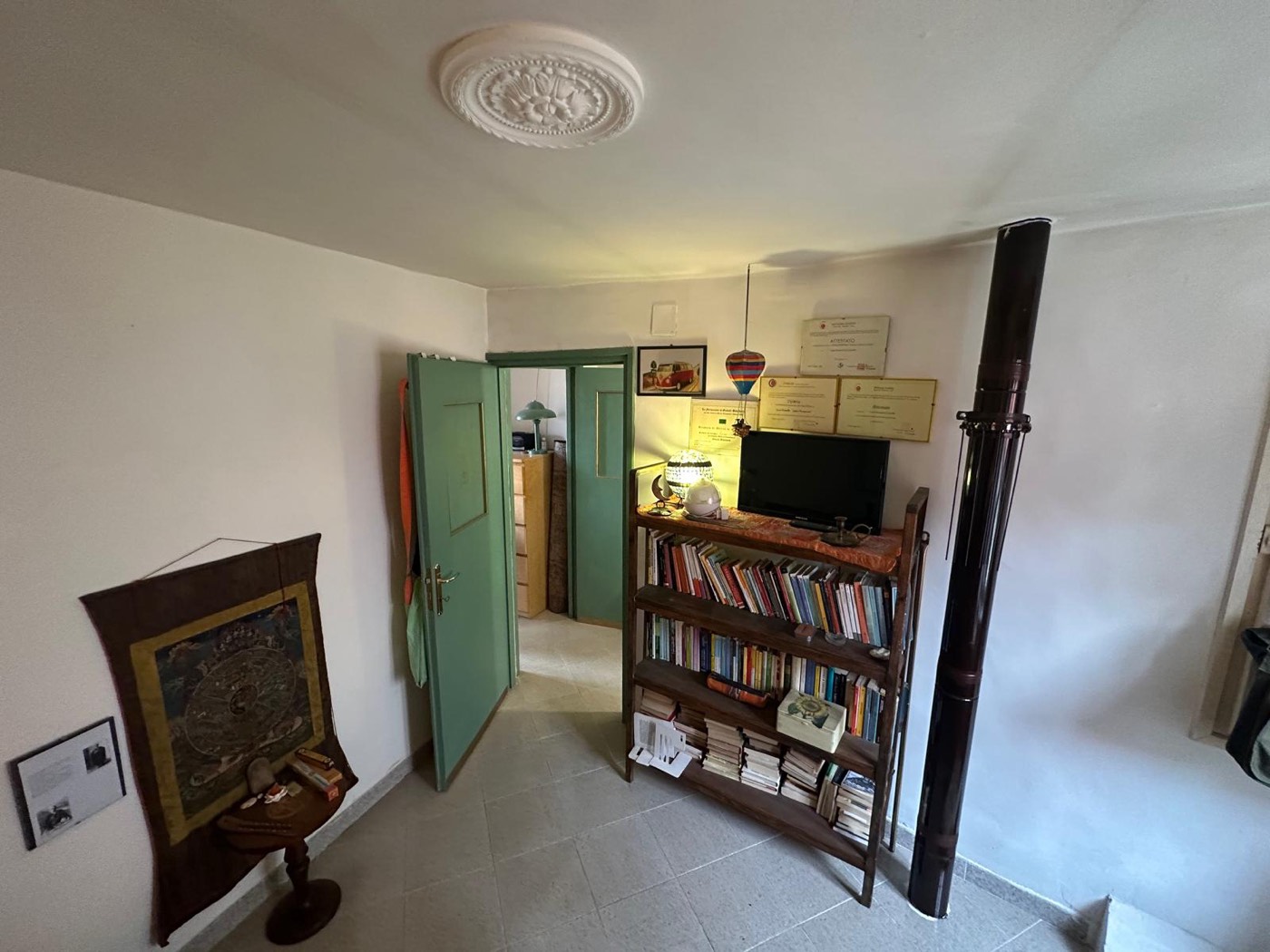 Charming Apartment in an Independent Building property photograph