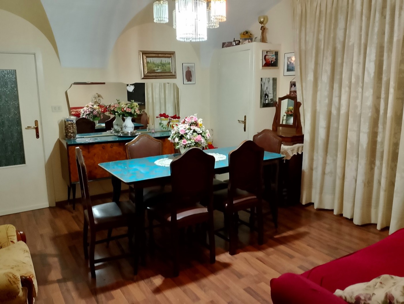 Apartment with Private Entrance in a Historic Building property photograph