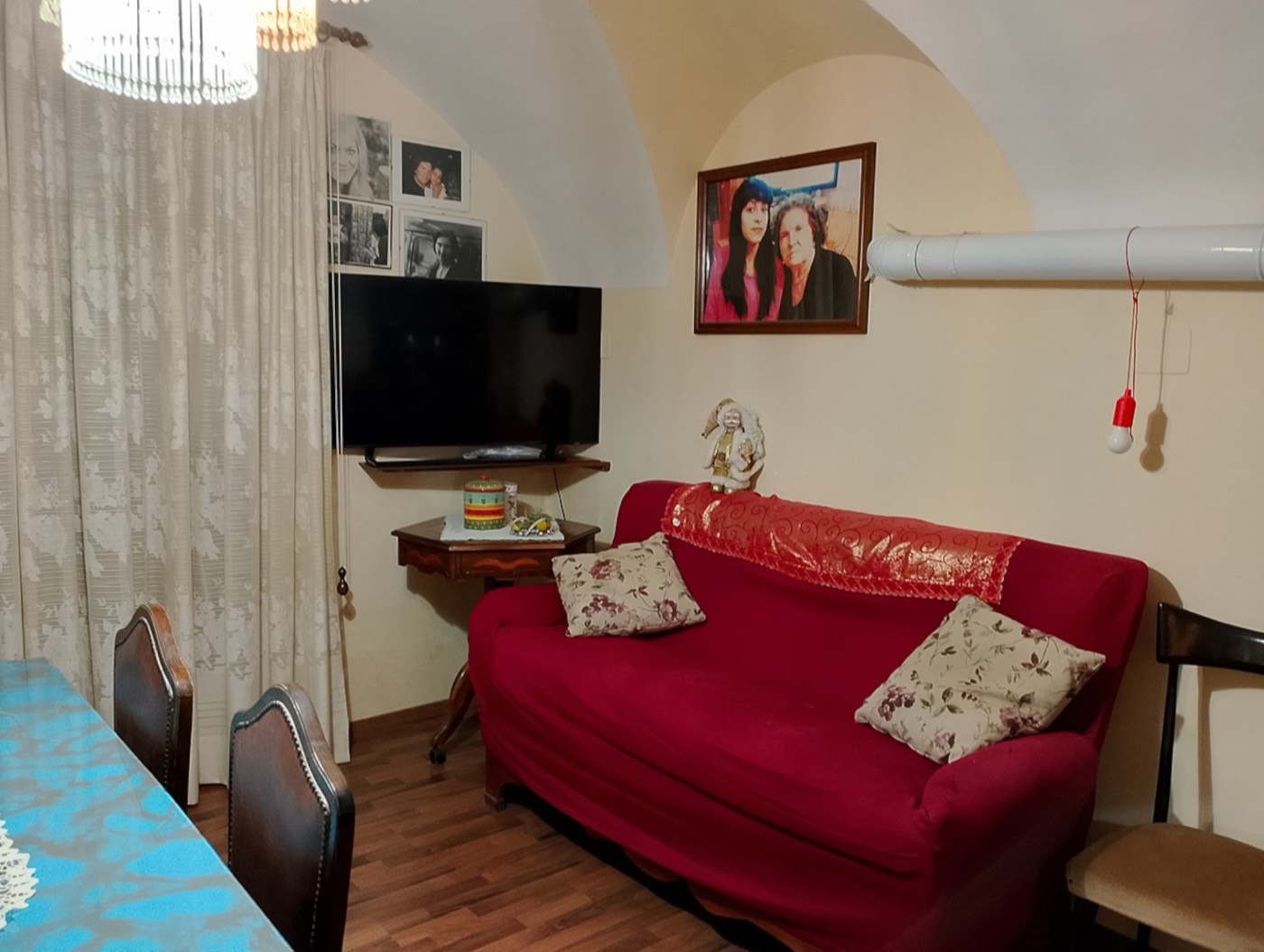 Apartment with Private Entrance in a Historic Building property photograph