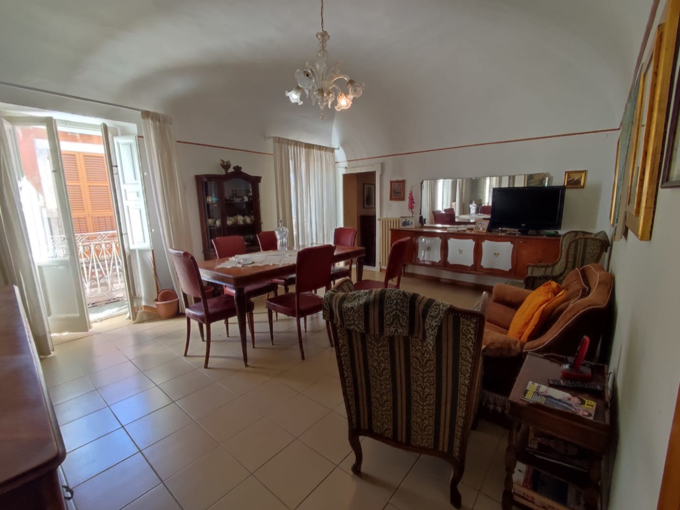 Apartment with Terrace and Garage in a Historic Building property photograph