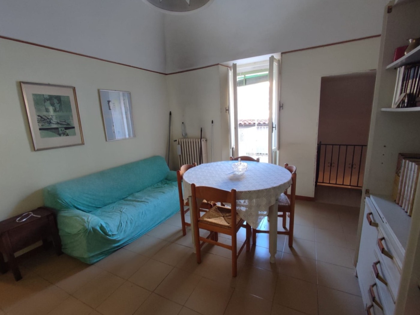 Apartment with Terrace and Garage in a Historic Building property photograph