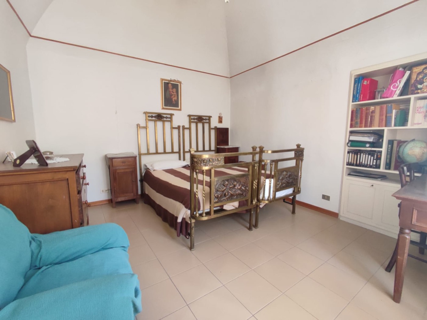 Apartment with Terrace and Garage in a Historic Building property photograph