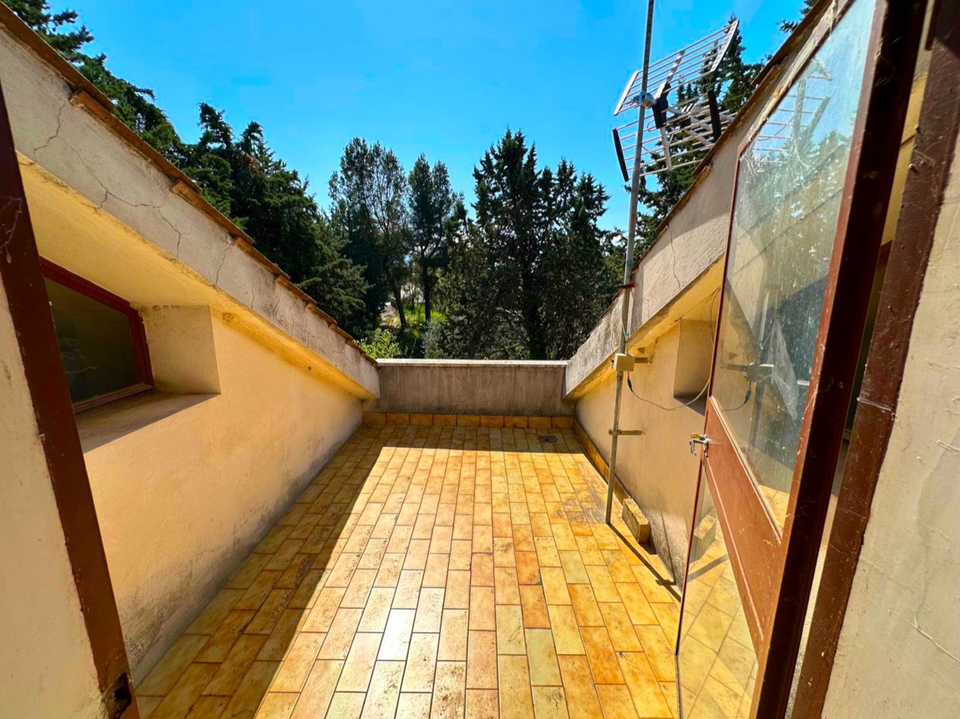 Detached Villa with Garden, Portico and Land property photograph