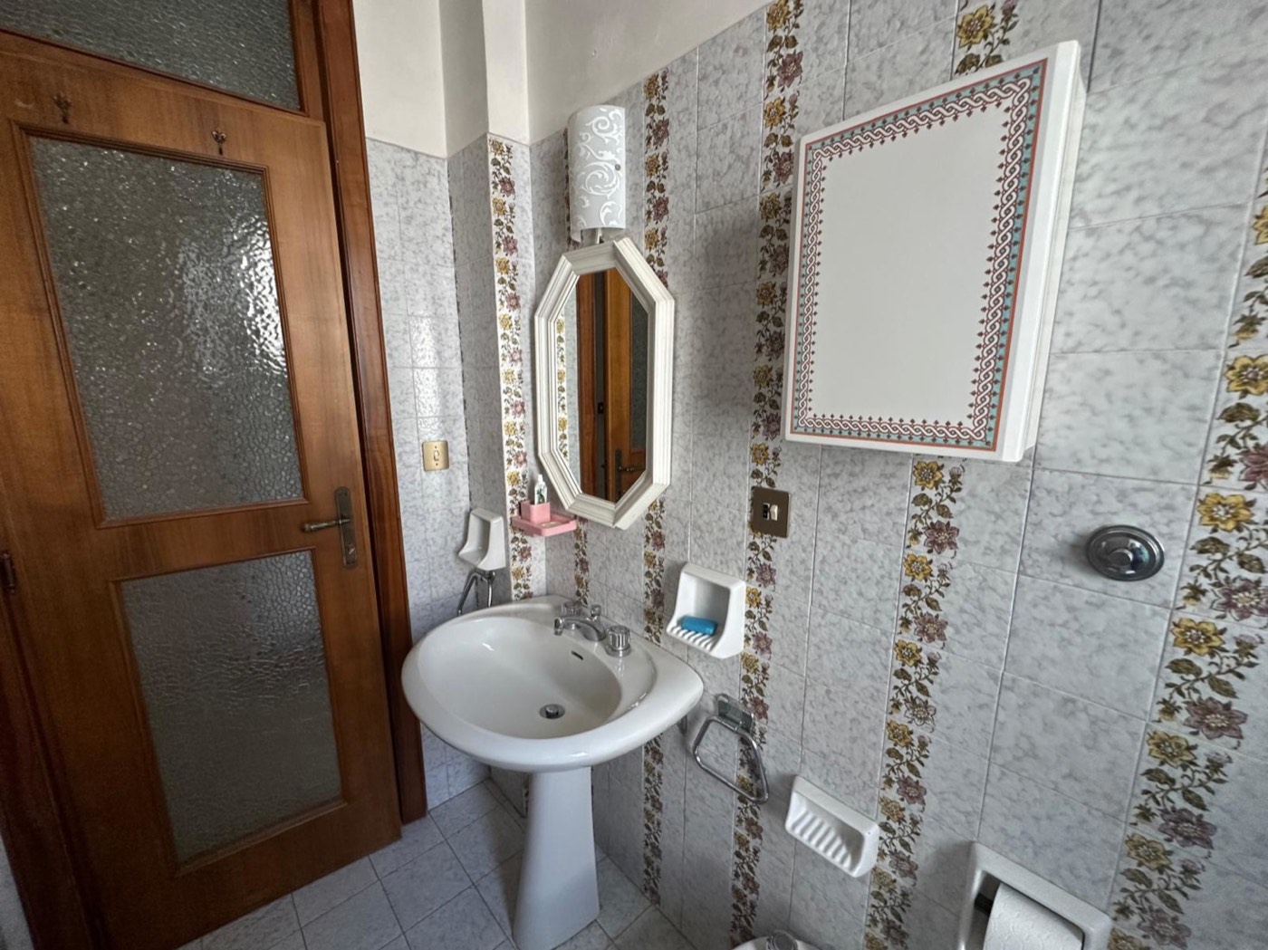 Enchanting Two-Level Apartment with Panoramic View in Caramanico Terme property photograph