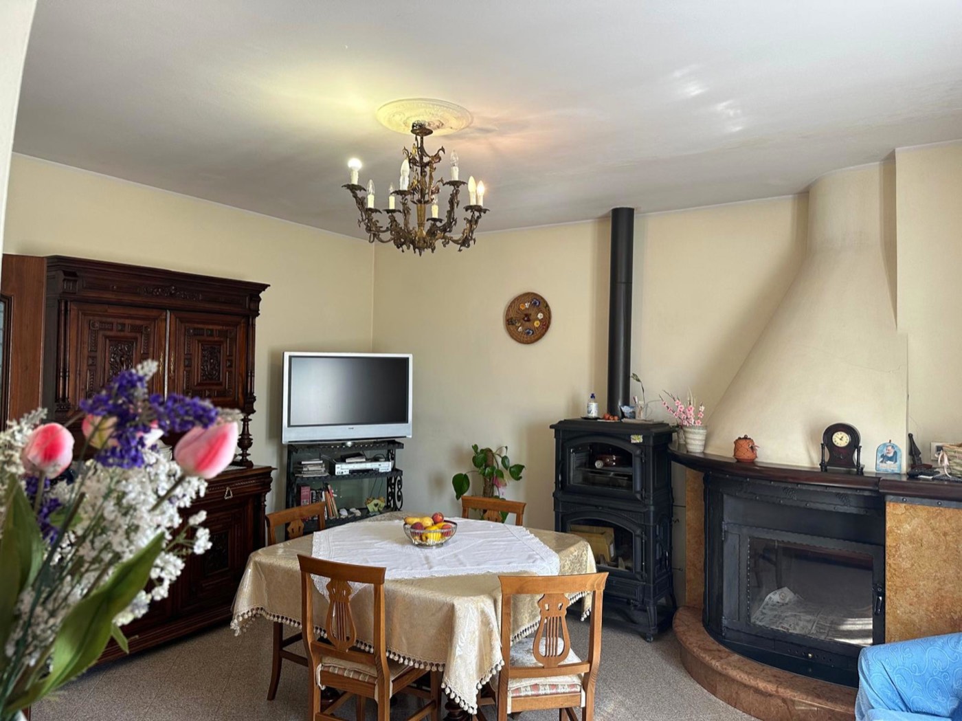 Apartment with Garage, Attic and Private Courtyard property photograph