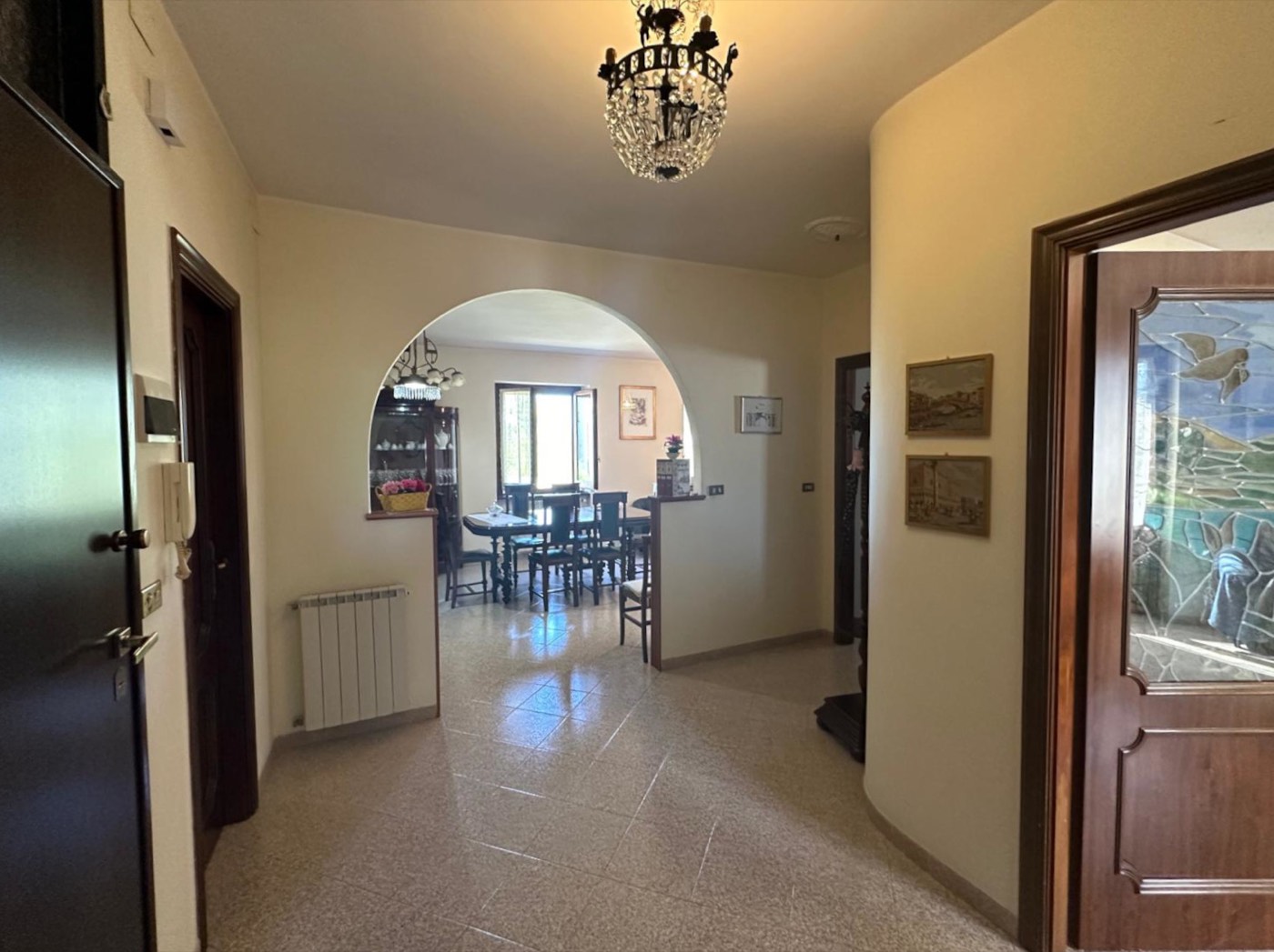 Apartment with Garage, Attic and Private Courtyard property photograph