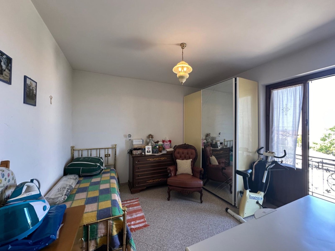 Apartment with Garage, Attic and Private Courtyard property photograph