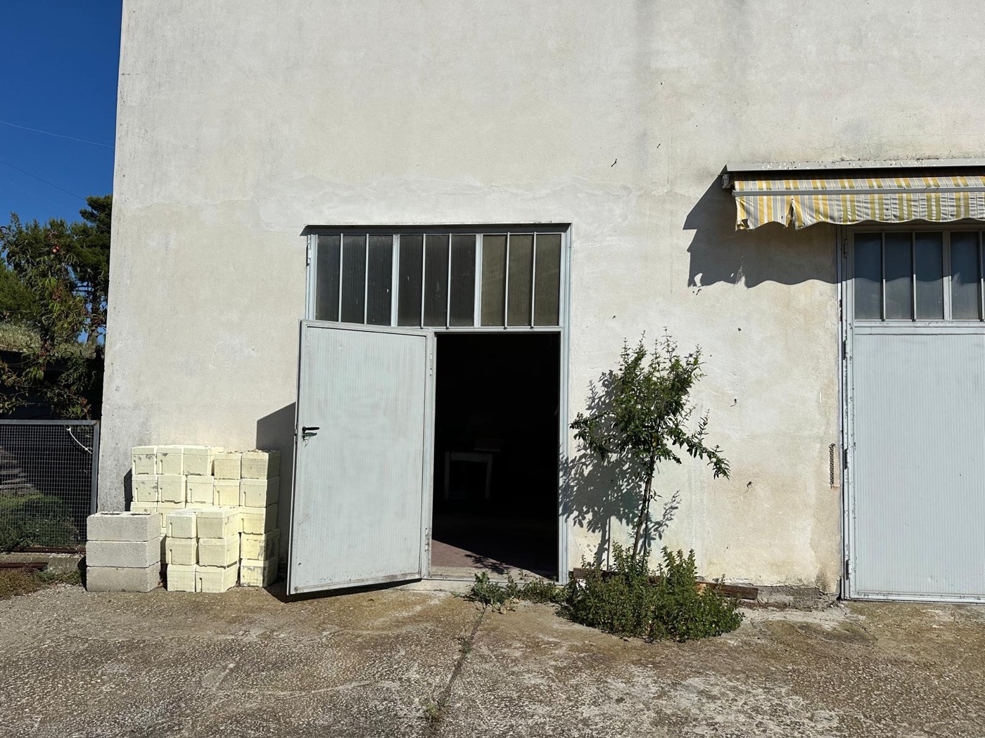 Apartment with Garage, Attic and Private Courtyard property photograph