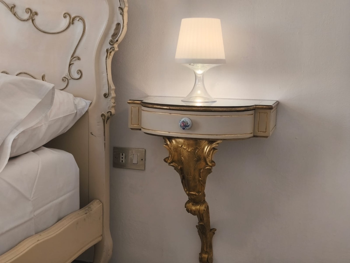 Independent Portion with Panoramic Balcony in the Historic Centre property photograph