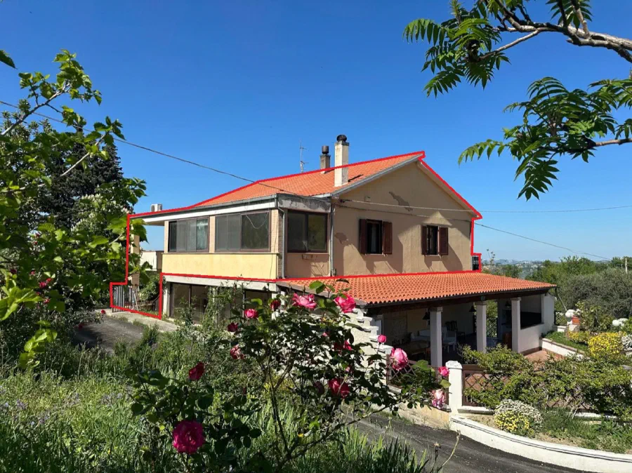 Enchanting independent portion with terrace and garage in San Valentino in Abruzzo Citeriore, PE