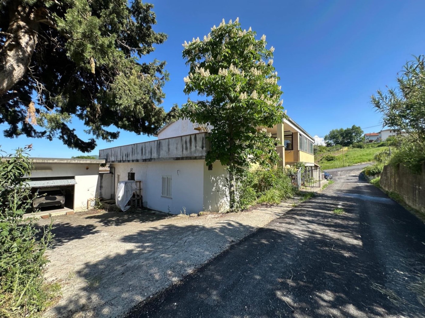 Enchanting independent portion with terrace and garage property photograph
