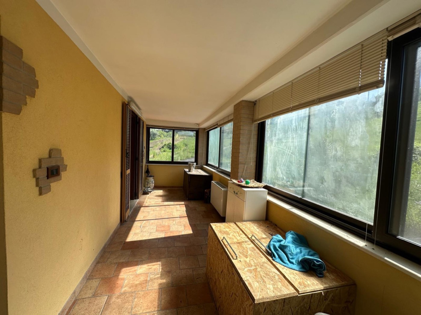 Enchanting independent portion with terrace and garage property photograph