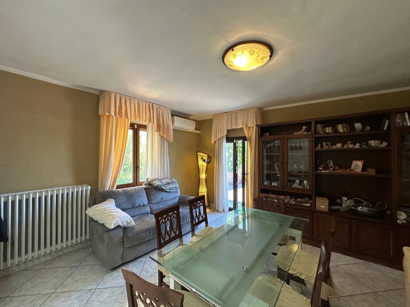 Enchanting independent portion with terrace and garage property photograph