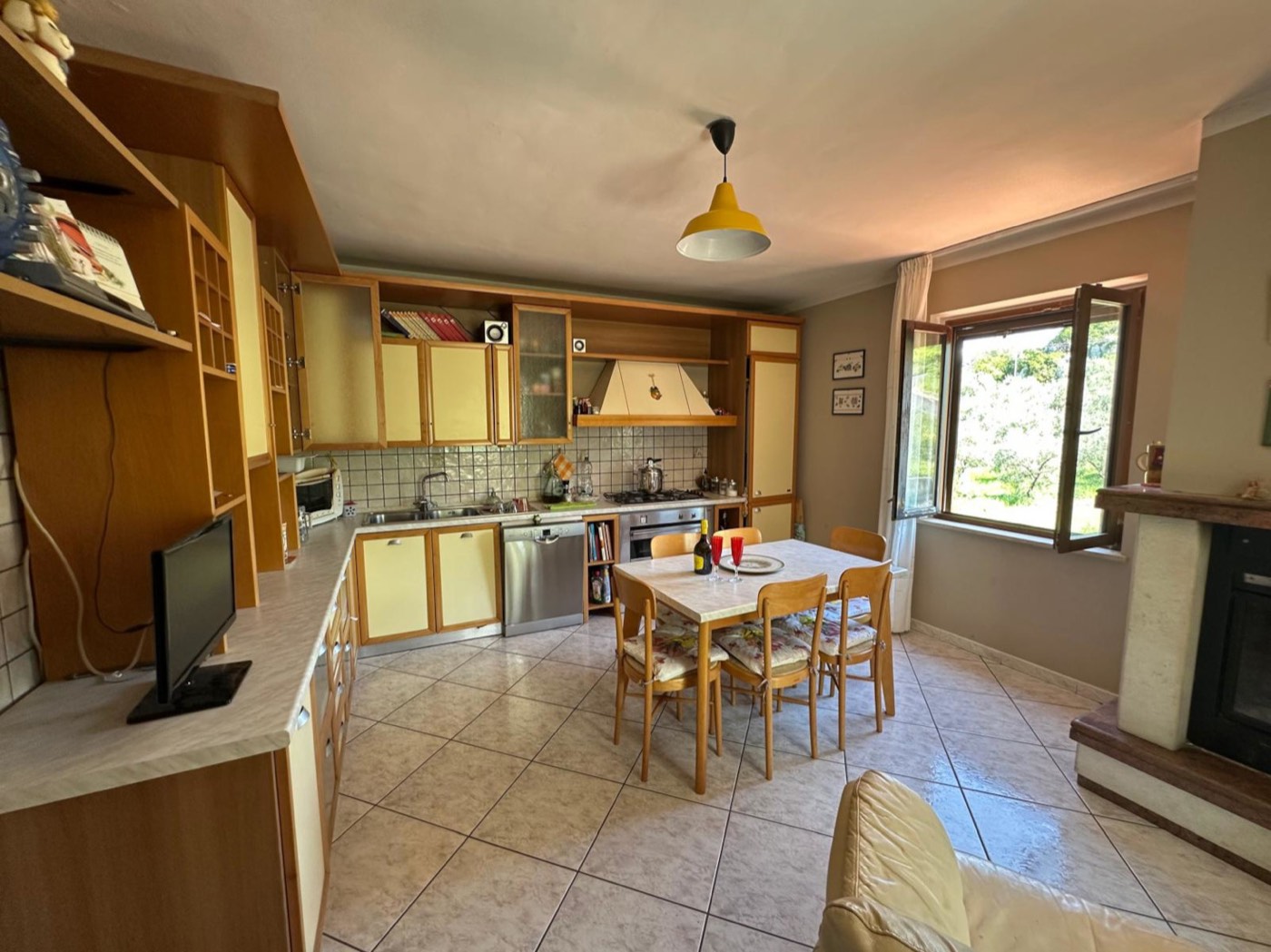 Enchanting independent portion with terrace and garage property photograph