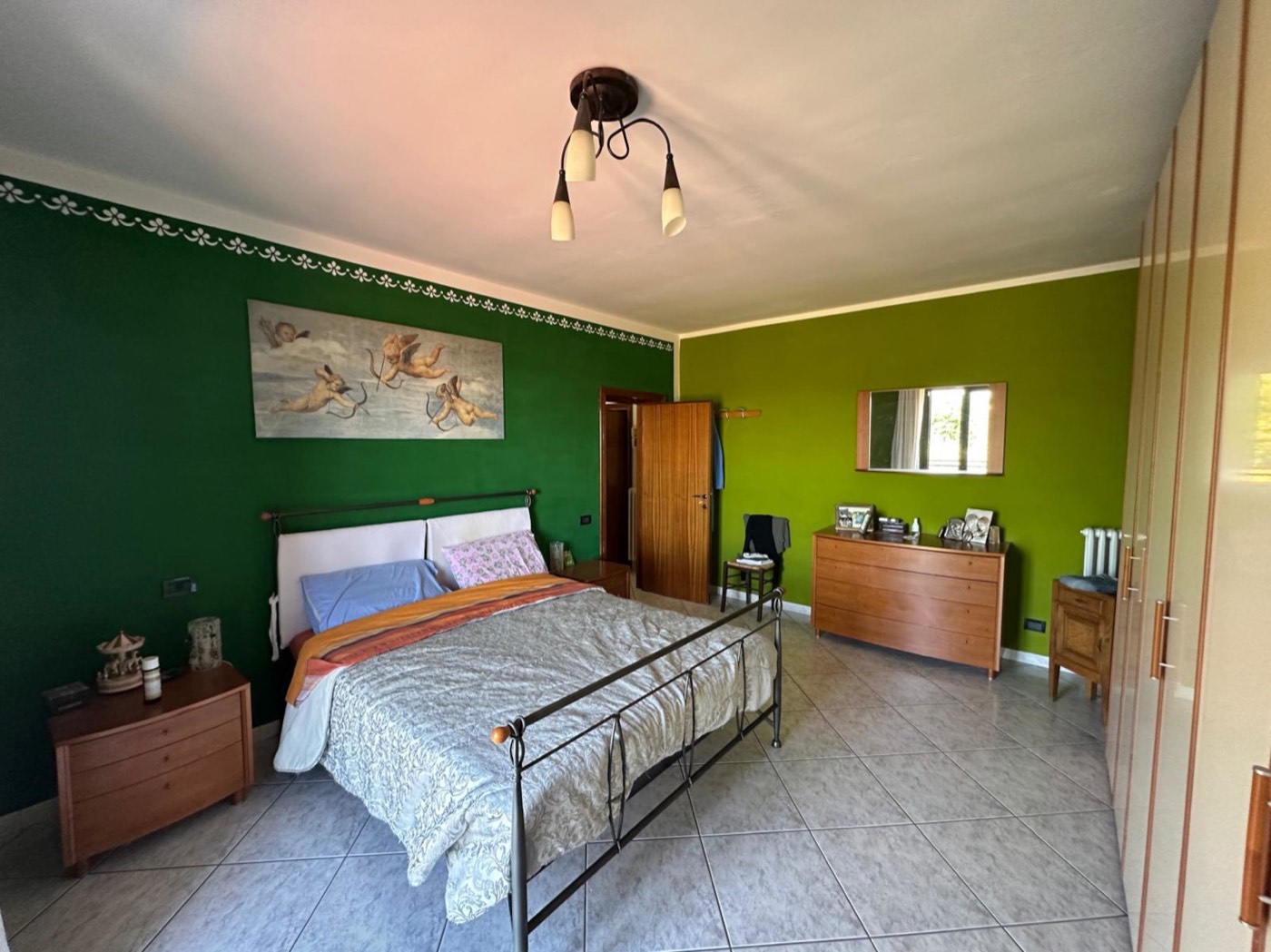 Enchanting independent portion with terrace and garage property photograph