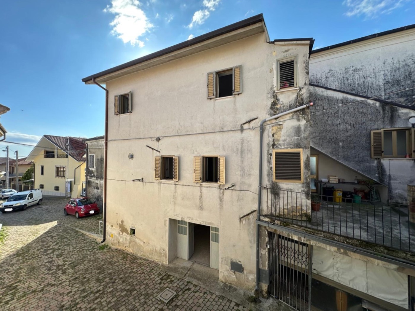 House on three levels in Rosciano property photograph