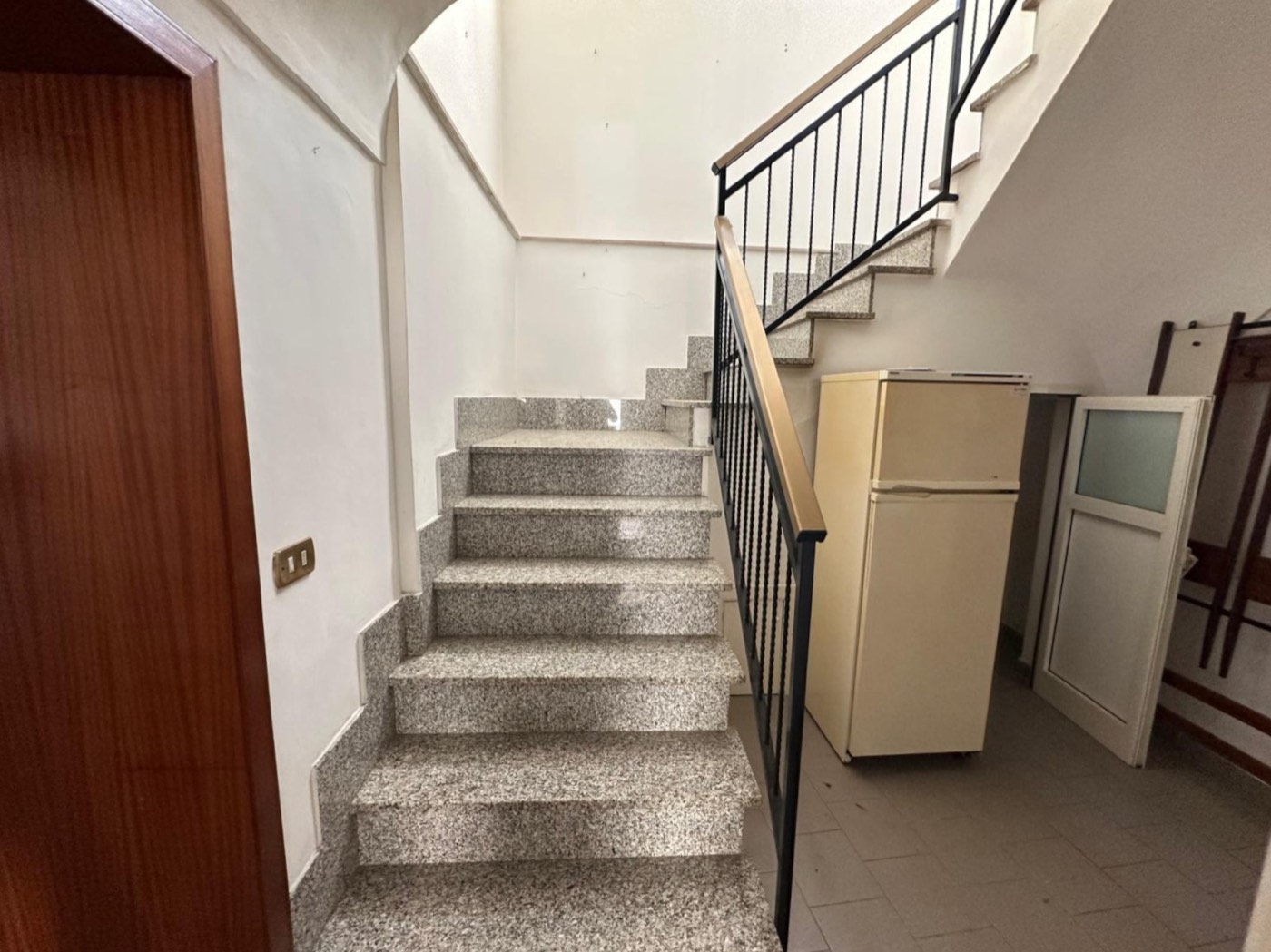 House on three levels in Rosciano property photograph