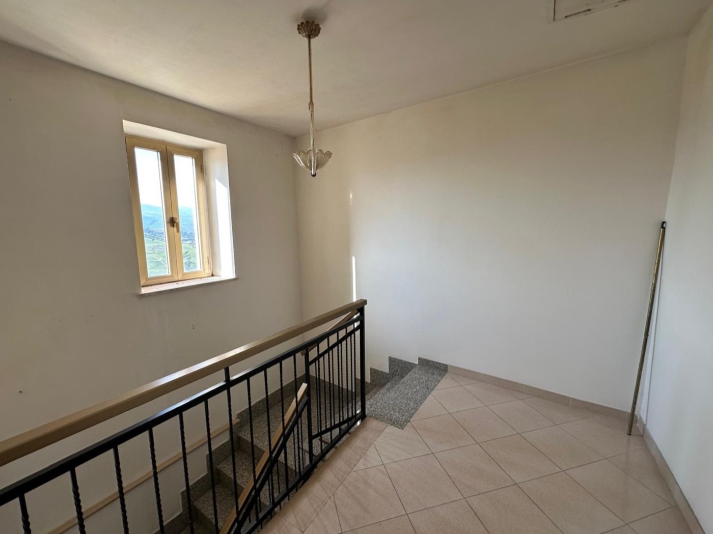 House on three levels in Rosciano property photograph
