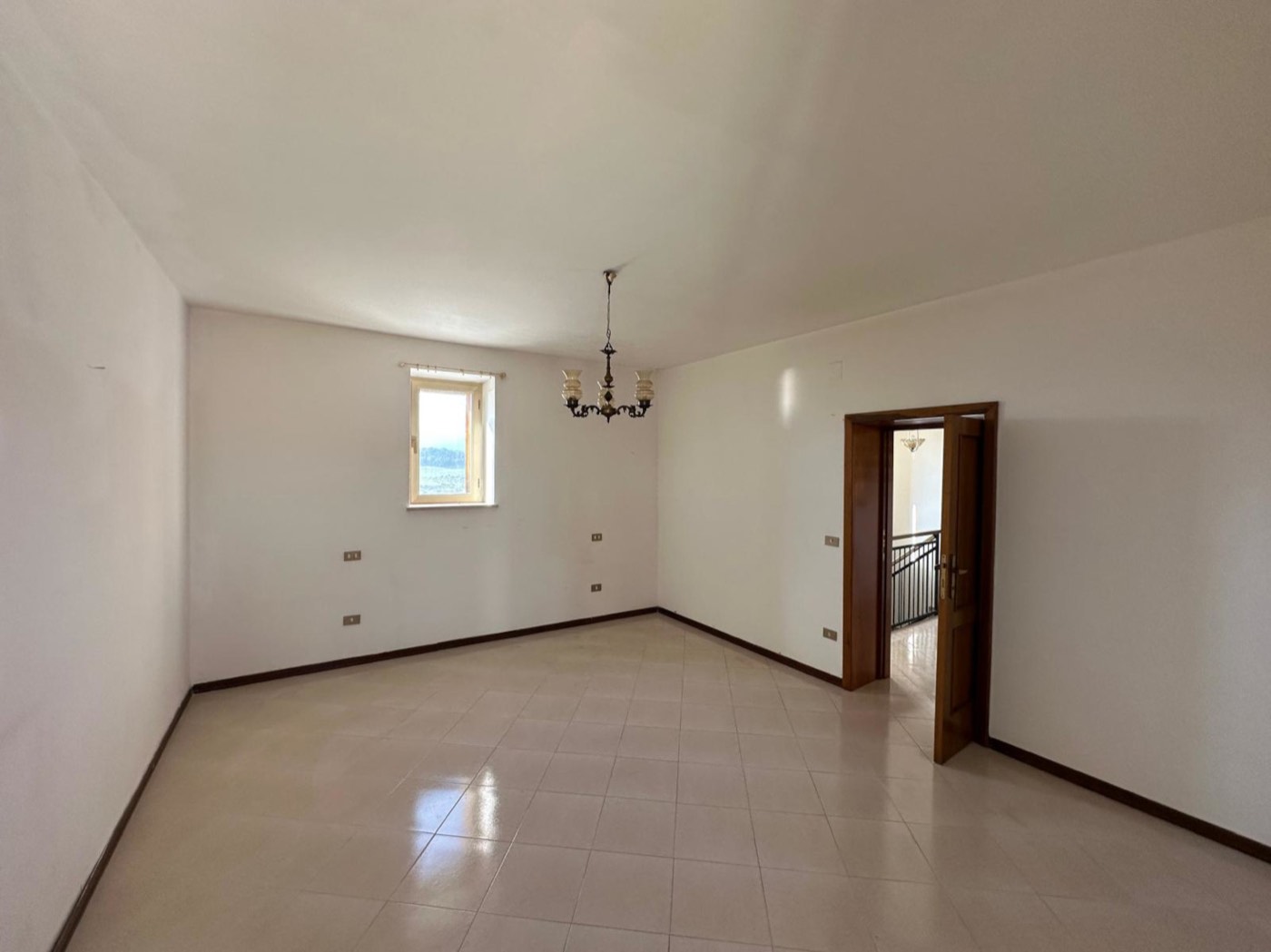 House on three levels in Rosciano property photograph