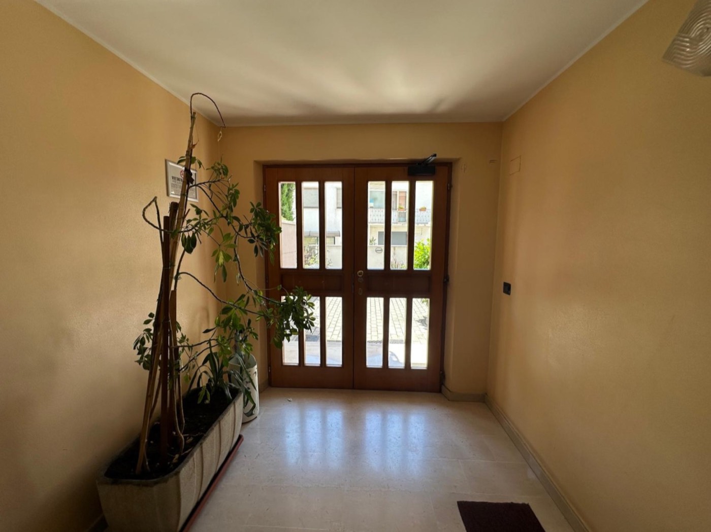 Spacious Apartment in Torre de' Passeri property photograph