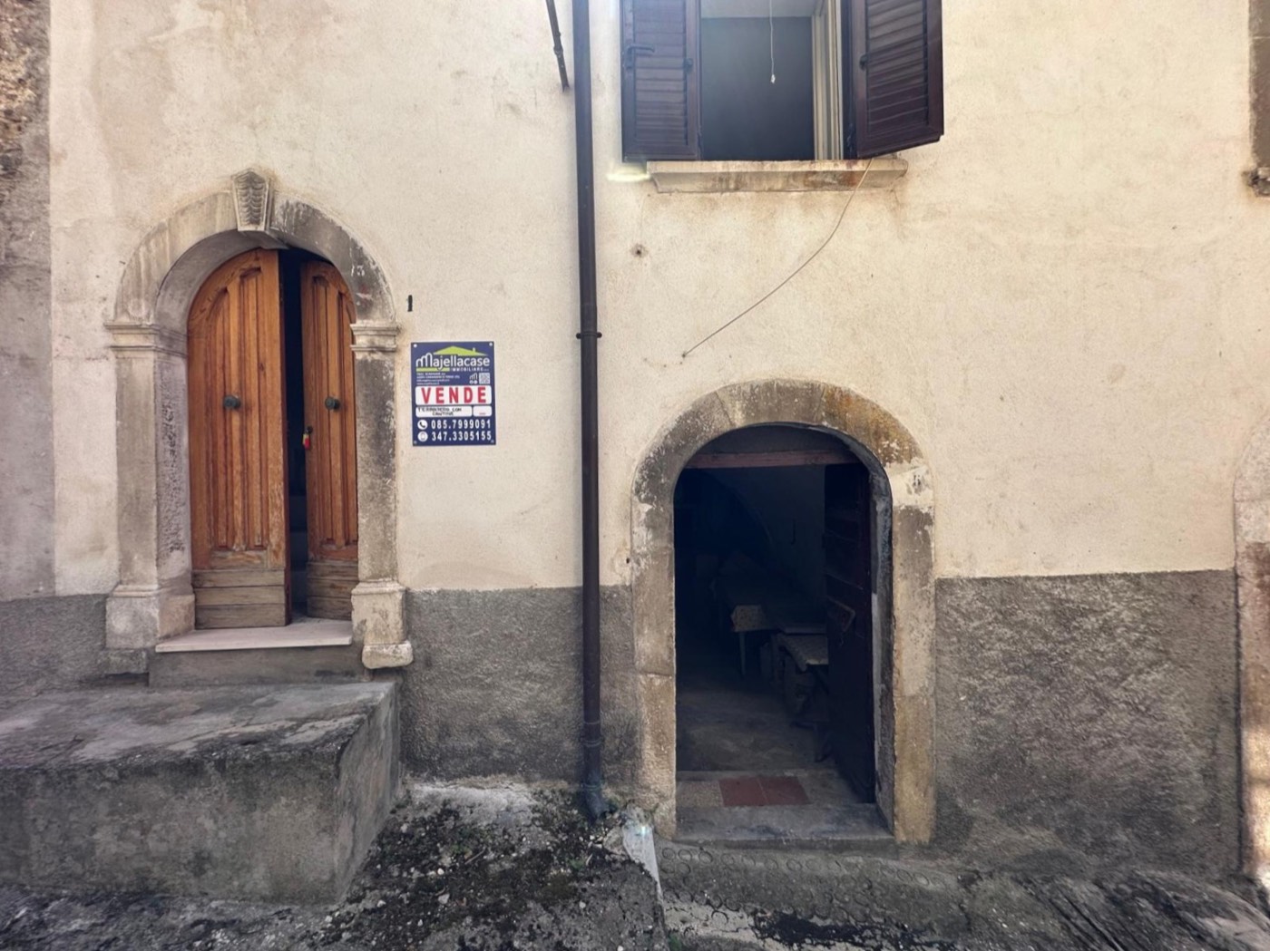 Townhouse with Cellars in the Historic Centre of Caramanico Terme property photograph