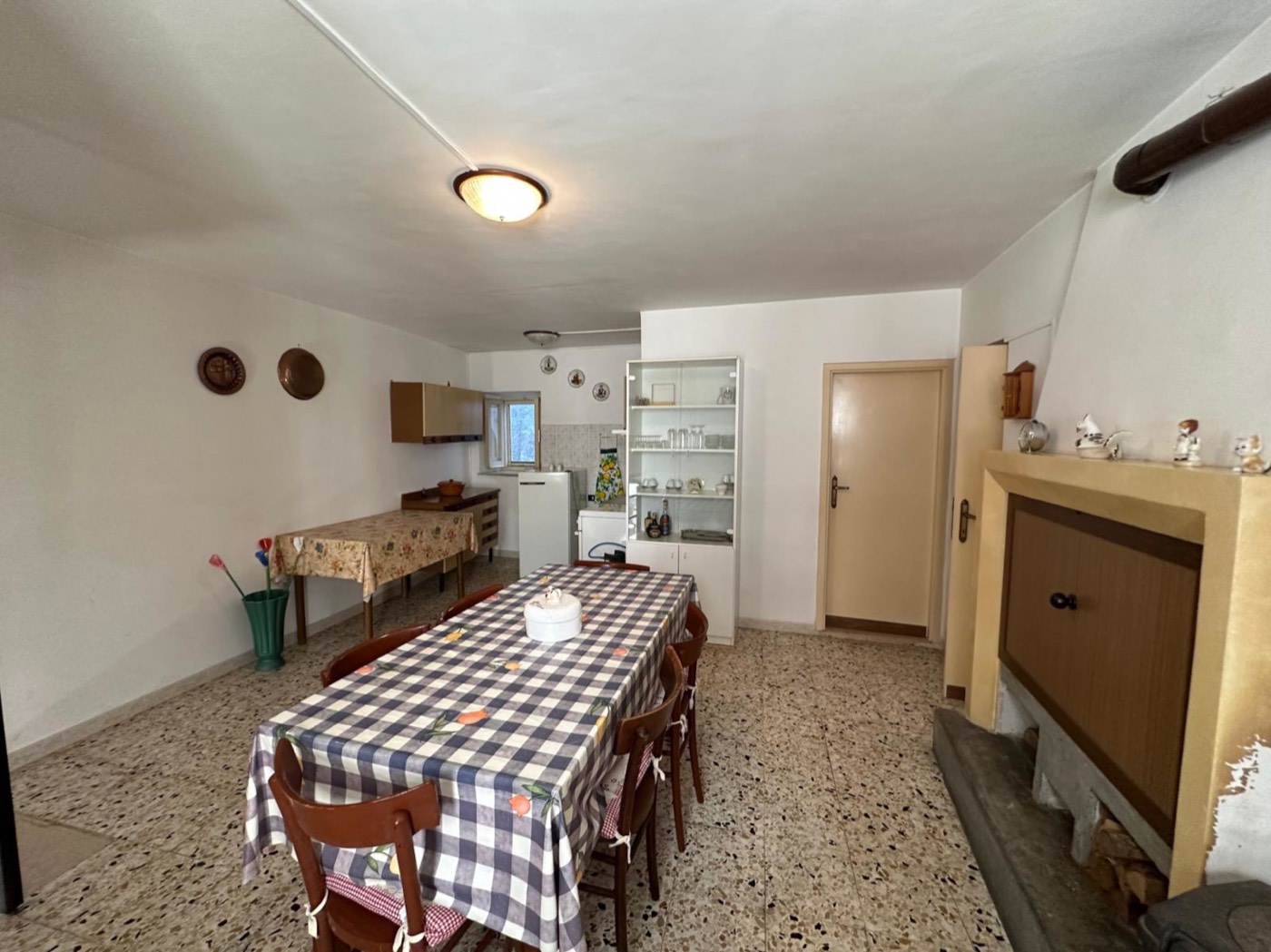 Townhouse with Cellars in the Historic Centre of Caramanico Terme property photograph