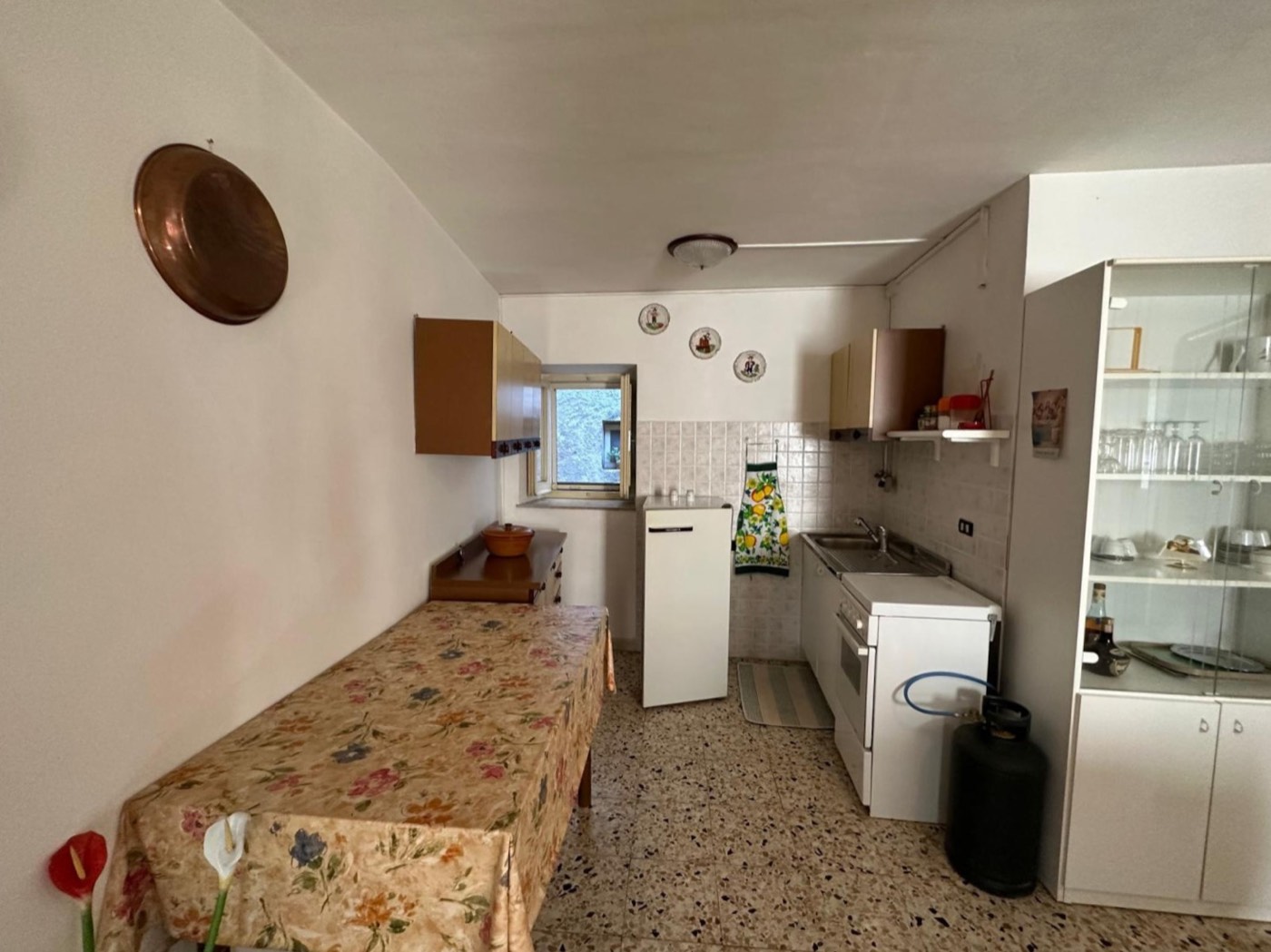 Townhouse with Cellars in the Historic Centre of Caramanico Terme property photograph