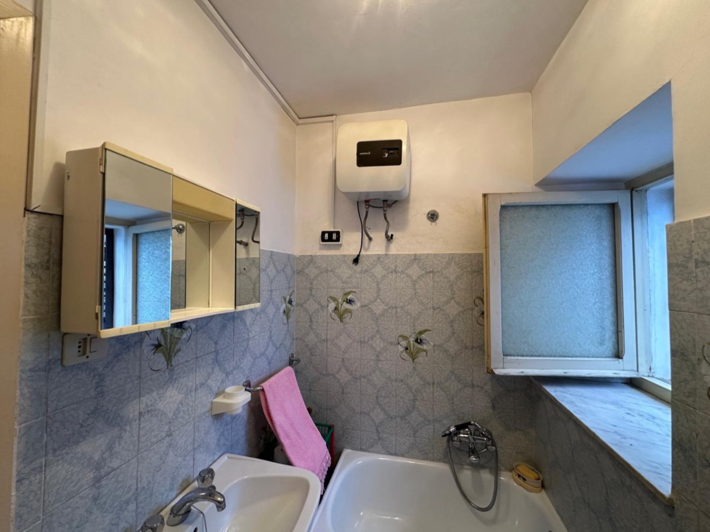 Townhouse with Cellars in the Historic Centre of Caramanico Terme property photograph