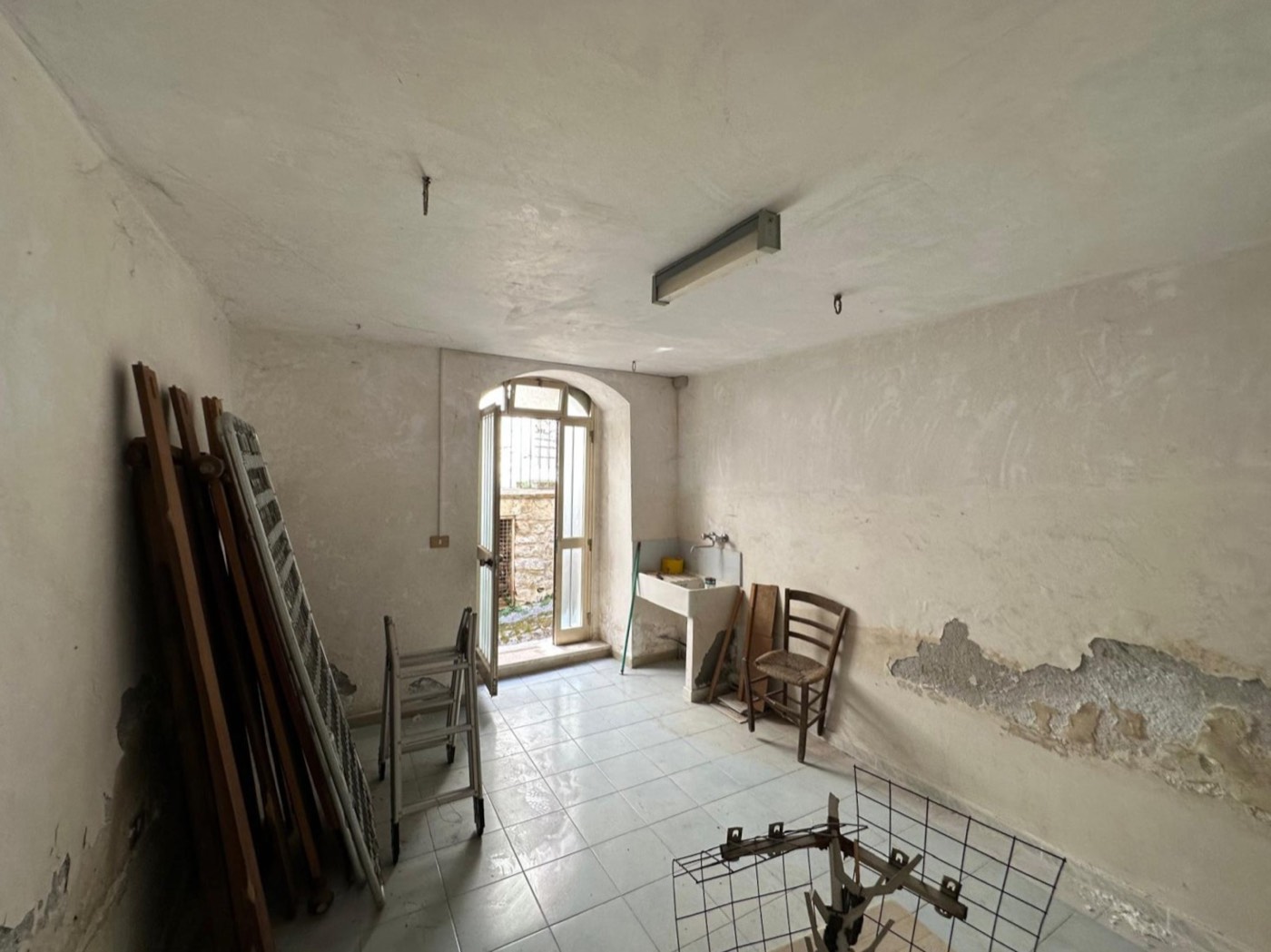 Townhouse with Cellars in the Historic Centre of Caramanico Terme property photograph