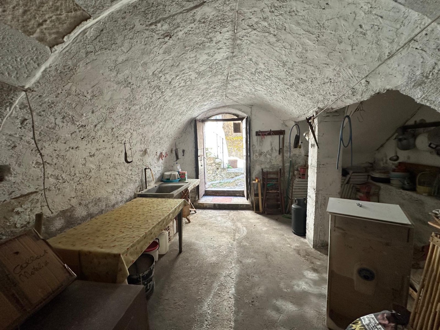 Townhouse with Cellars in the Historic Centre of Caramanico Terme property photograph