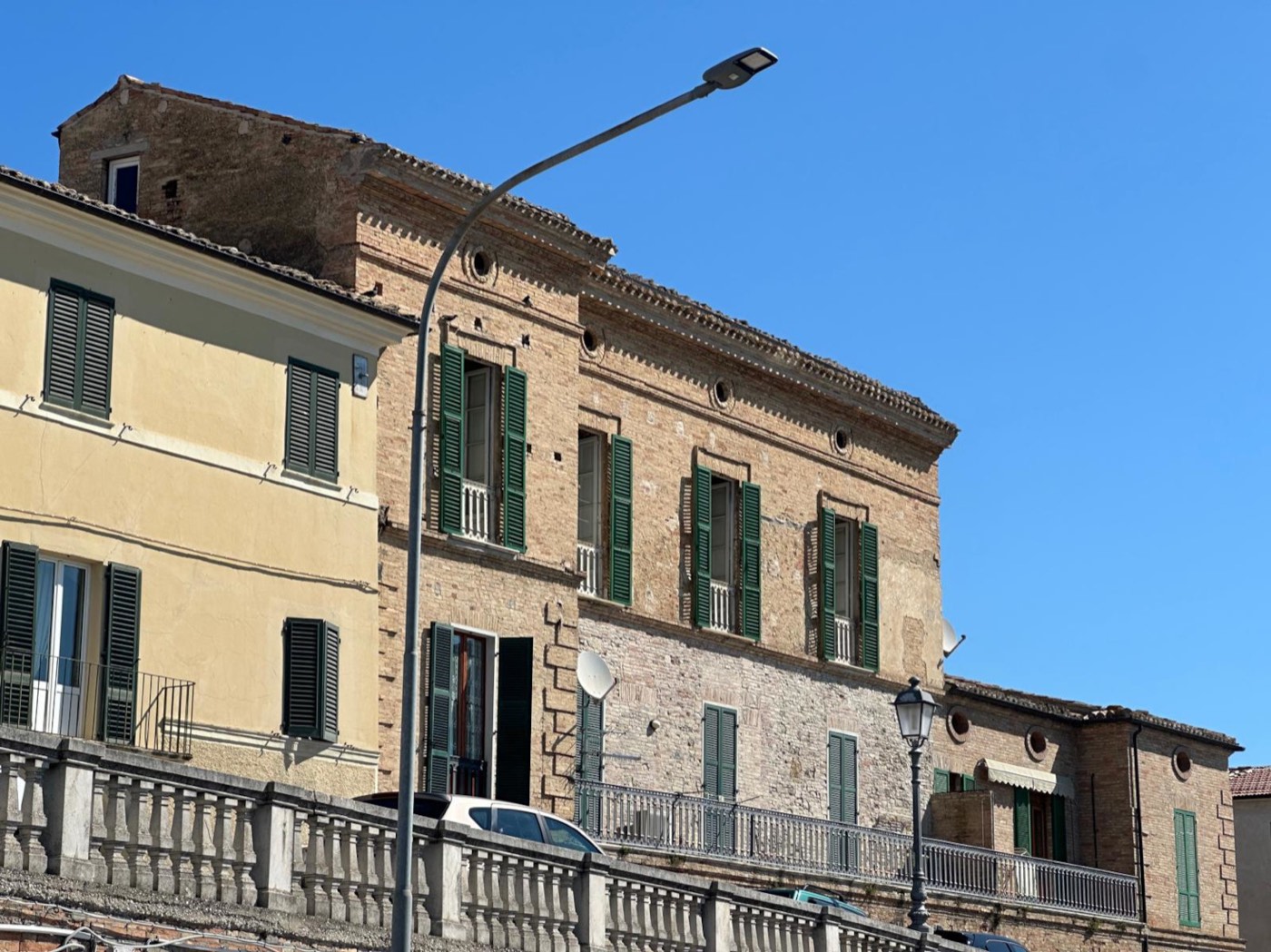 Independent Apartment in a Noble Palace in the Historic Centre property photograph