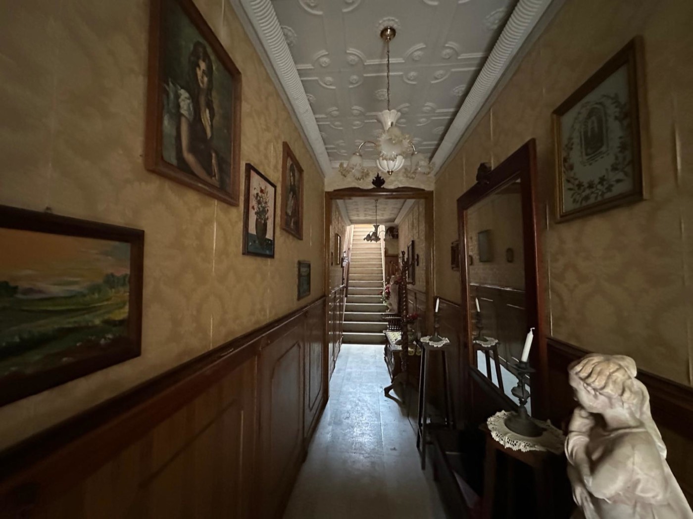 Independent Apartment in a Noble Palace in the Historic Centre property photograph
