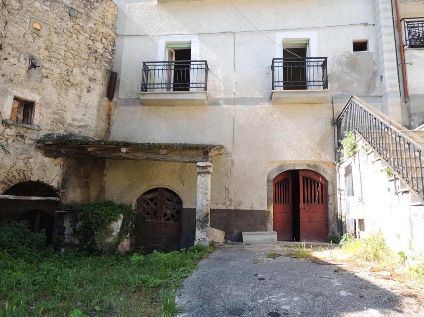 First-Floor Apartment with Terrace, Cellar and Grotto property photograph