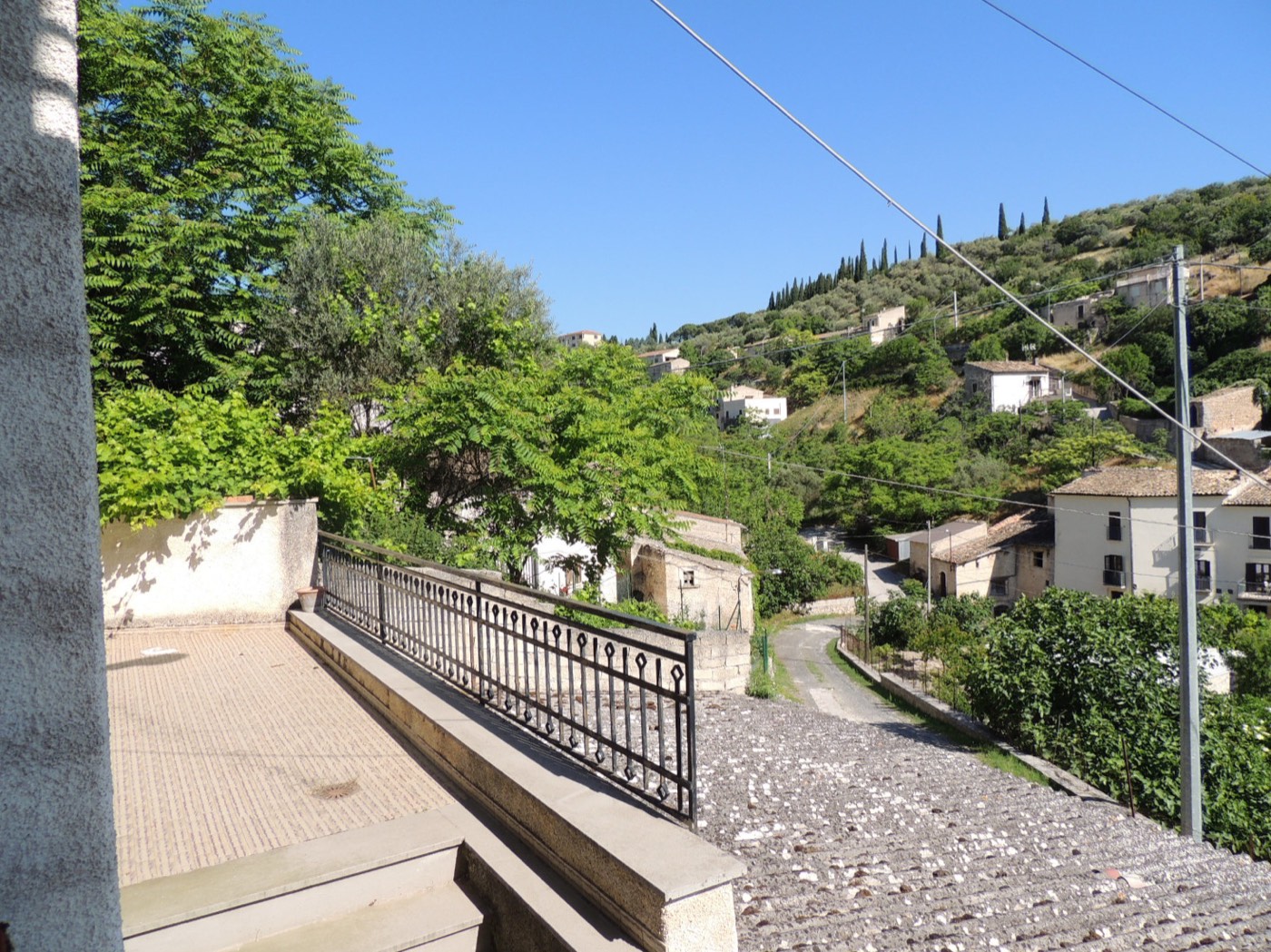 First-Floor Apartment with Terrace, Cellar and Grotto property photograph