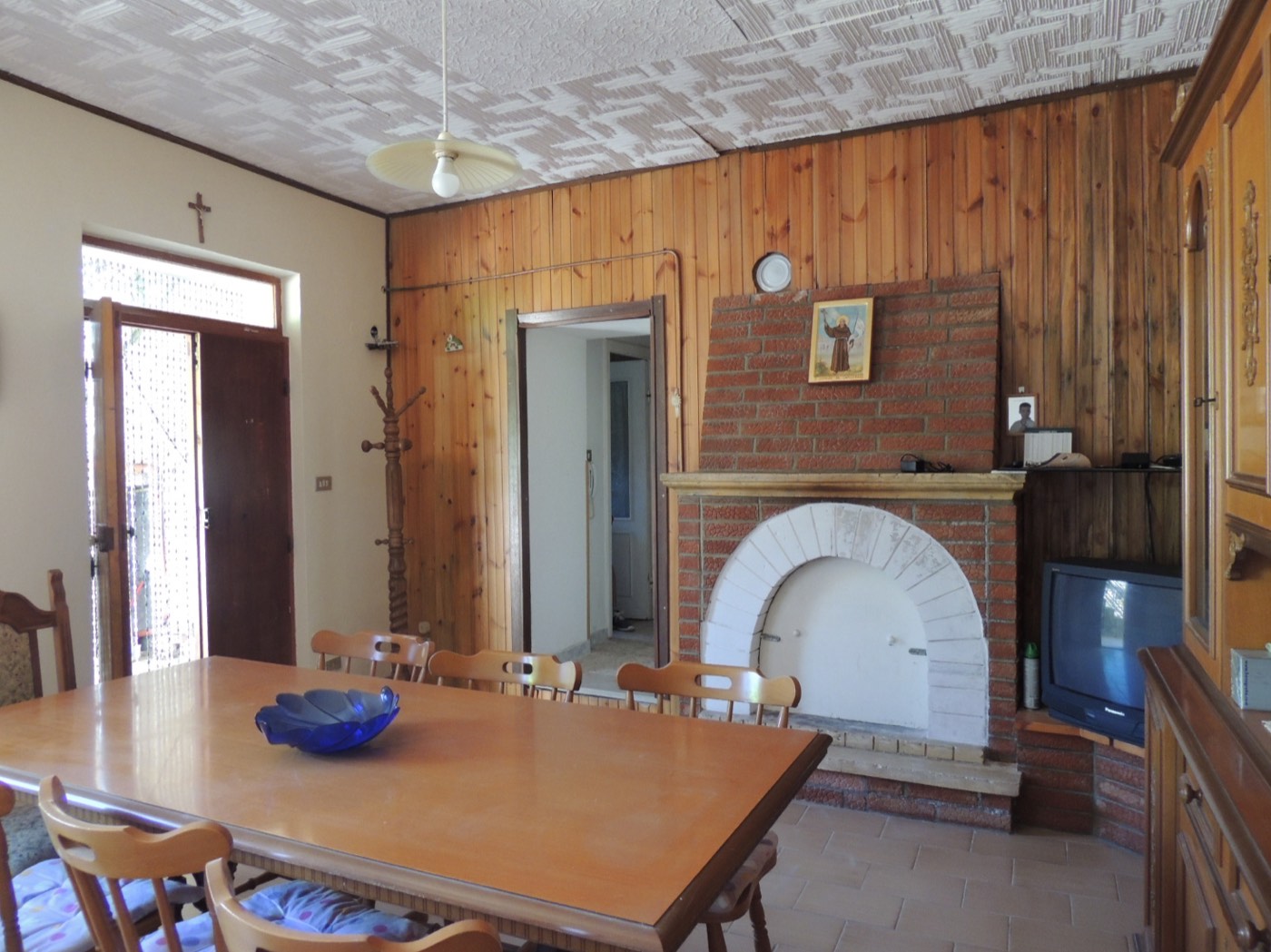 First-Floor Apartment with Terrace, Cellar and Grotto property photograph