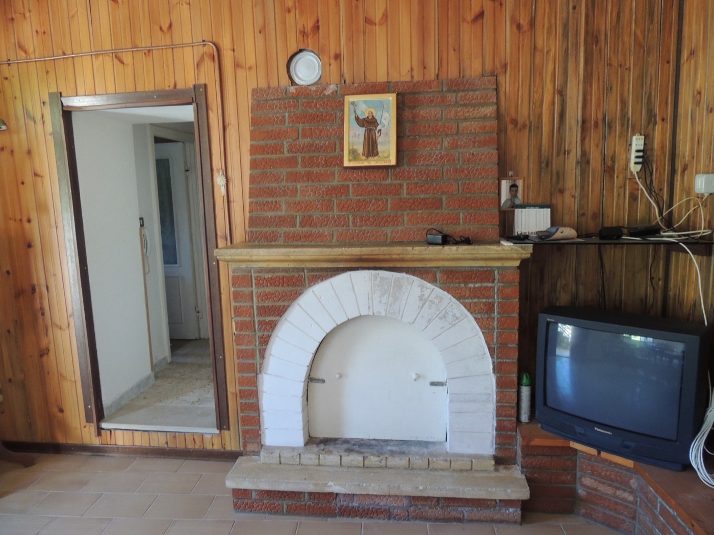 First-Floor Apartment with Terrace, Cellar and Grotto property photograph