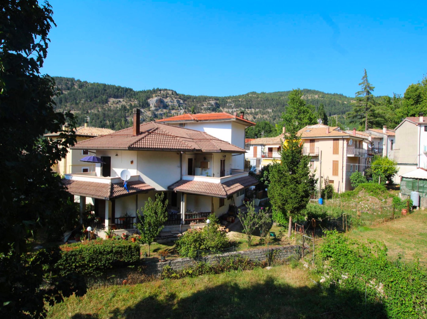 Lovely three room apartment in Caramanico Terme property photograph