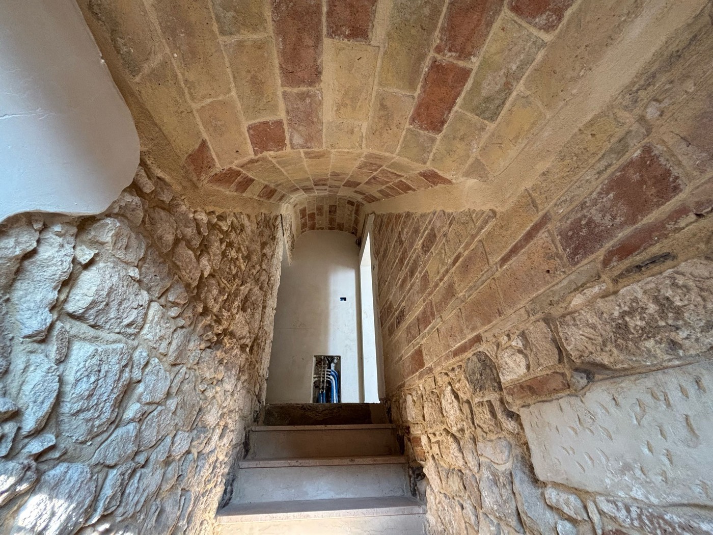 Townhouse Under Renovation in the Centre of Lettomanoppello property photograph
