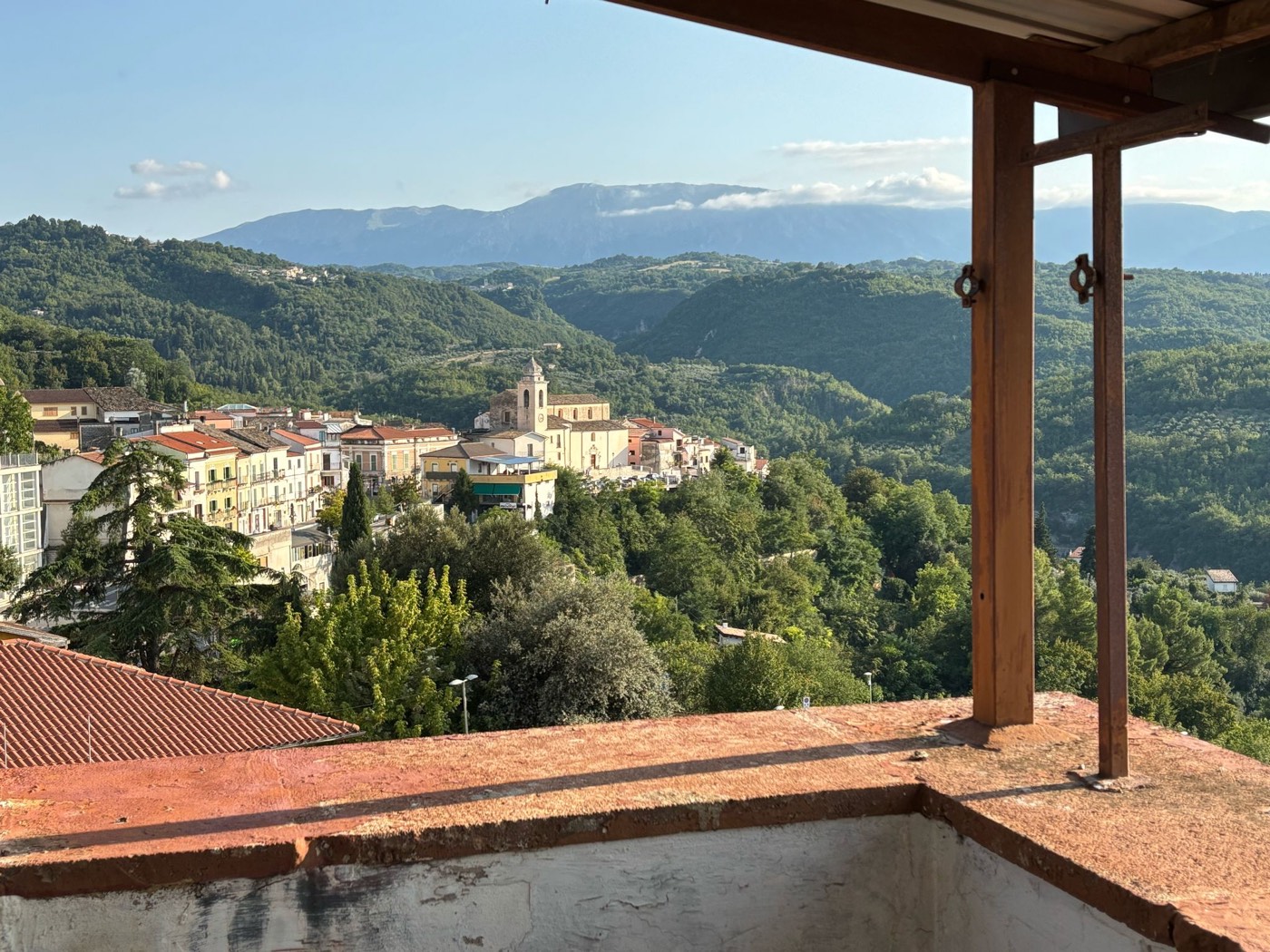 Townhouse Under Renovation in the Centre of Lettomanoppello property photograph