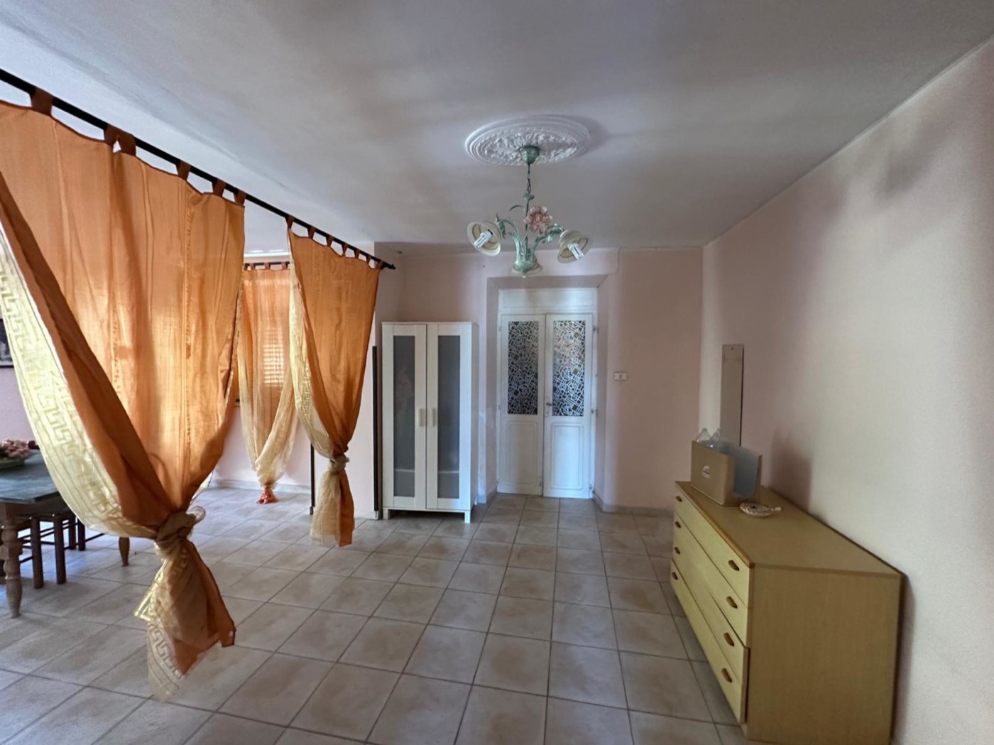 Self-contained house with exclusive courtyard and garden property photograph