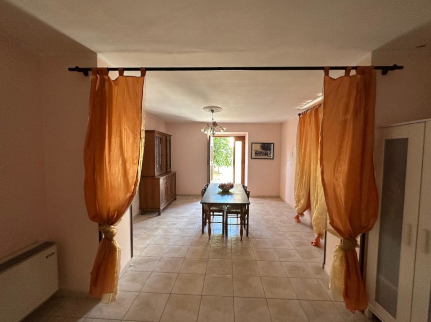 Self-contained house with exclusive courtyard and garden property photograph