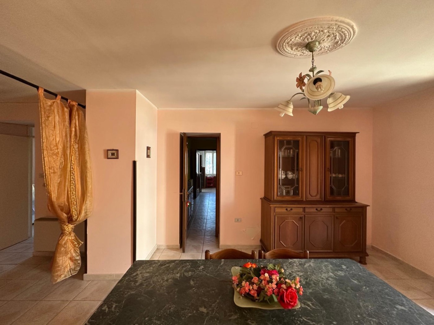 Self-contained house with exclusive courtyard and garden property photograph