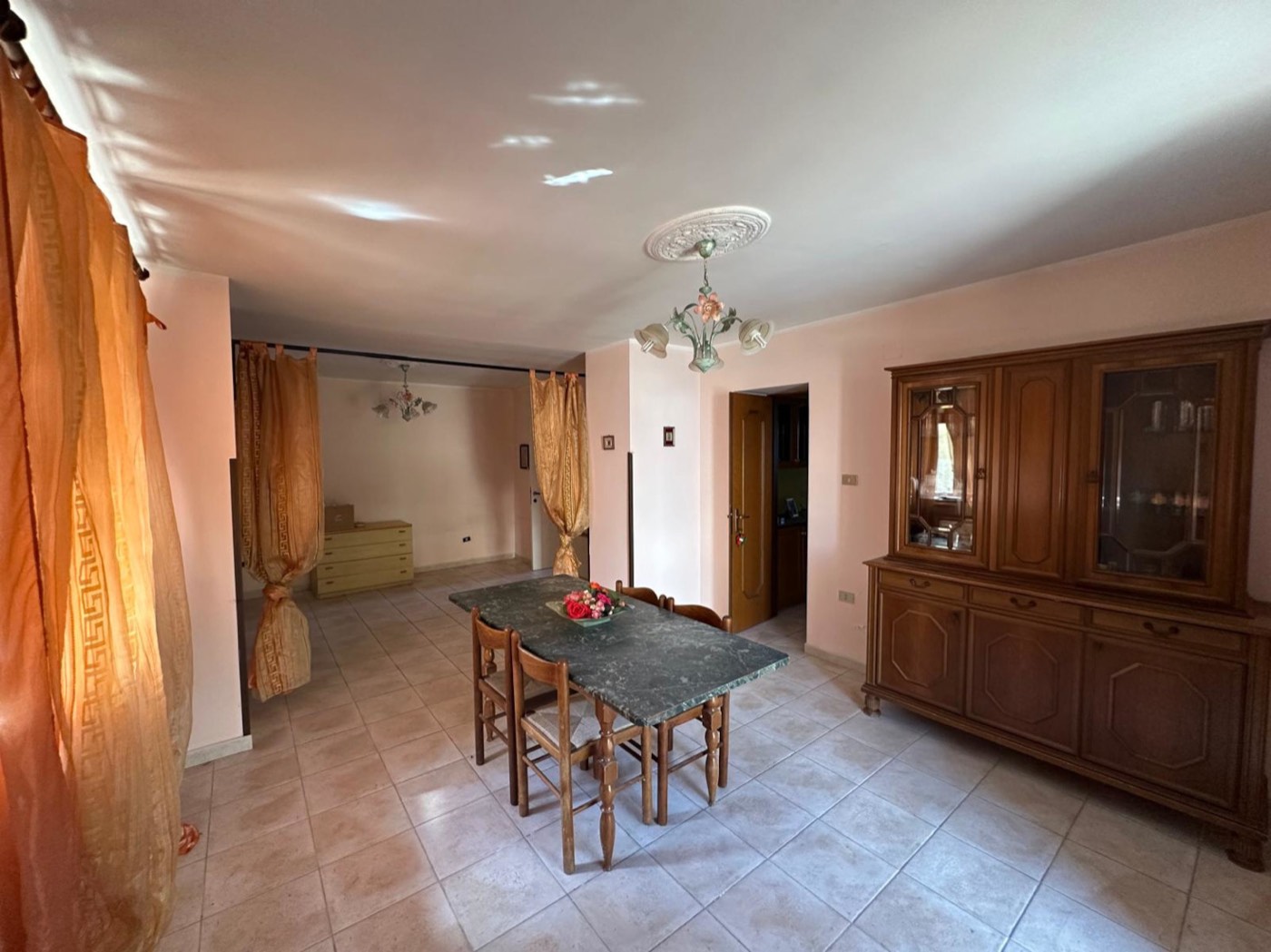 Self-contained house with exclusive courtyard and garden property photograph