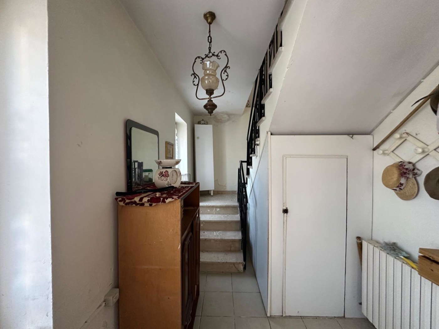 Self-contained house with exclusive courtyard and garden property photograph