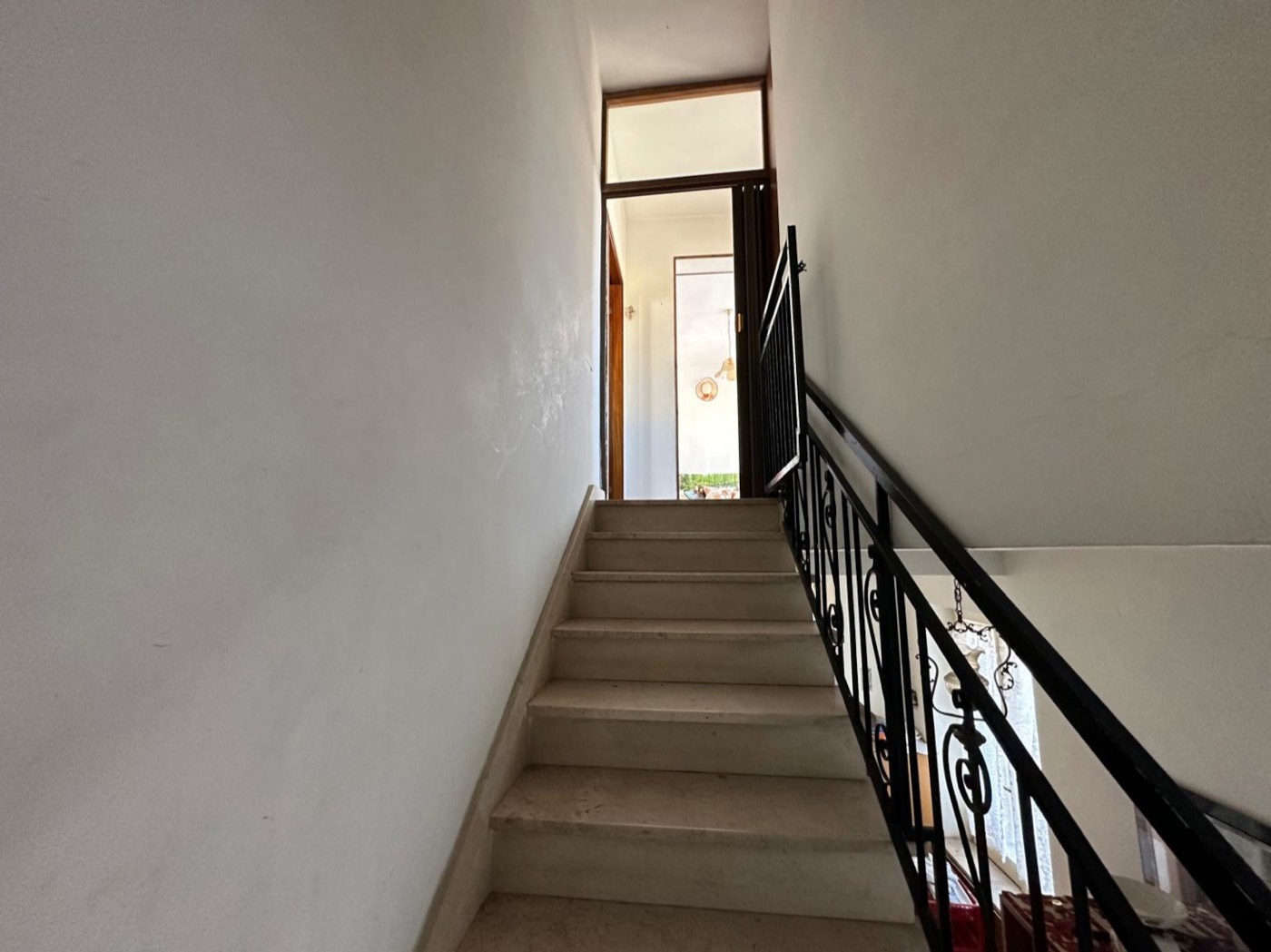 Self-contained house with exclusive courtyard and garden property photograph