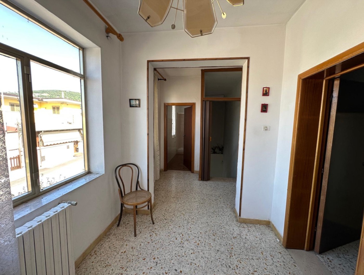 Self-contained house with exclusive courtyard and garden property photograph